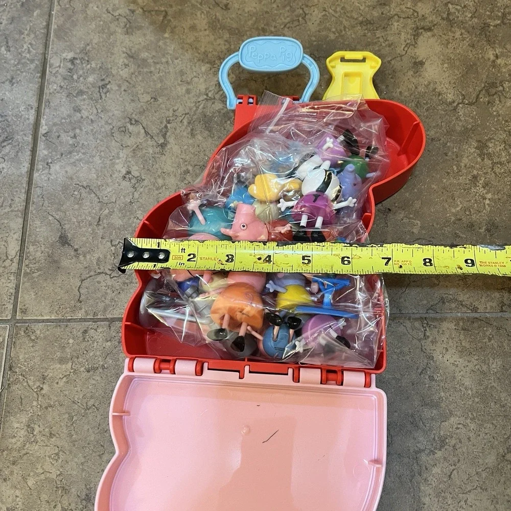 Peppa‎ Pig Carry Case with Several Figures Playtime